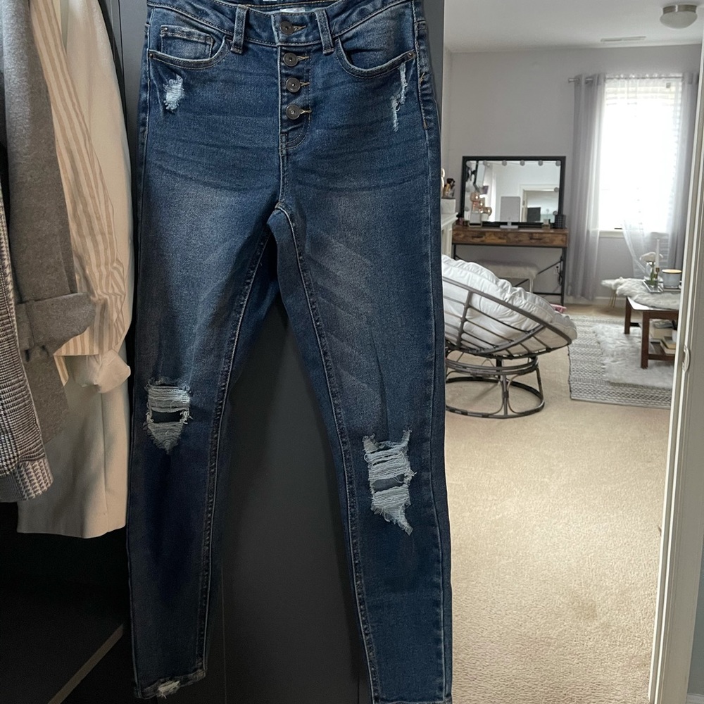 Ripped Skinny Jeans